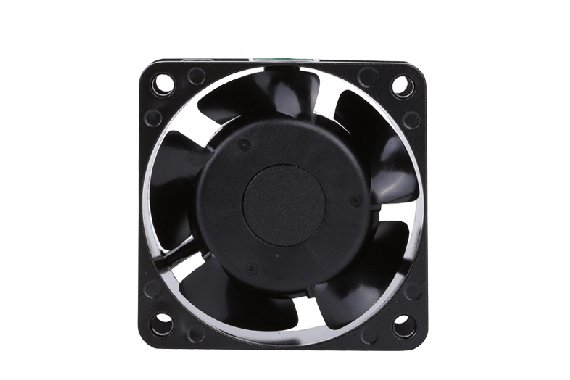 <b>光伏逆變器行業(yè)發(fā)展迅速，進(jìn)一步拓寬三巨電機(jī)散熱風(fēng)扇應(yīng)用空間</b>